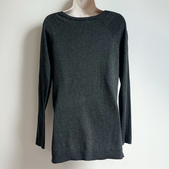 Rock & Republic Scoop Neck High Low Cheetah Long Sleeve Sweater Gray Studded S - Picture 3 of 8